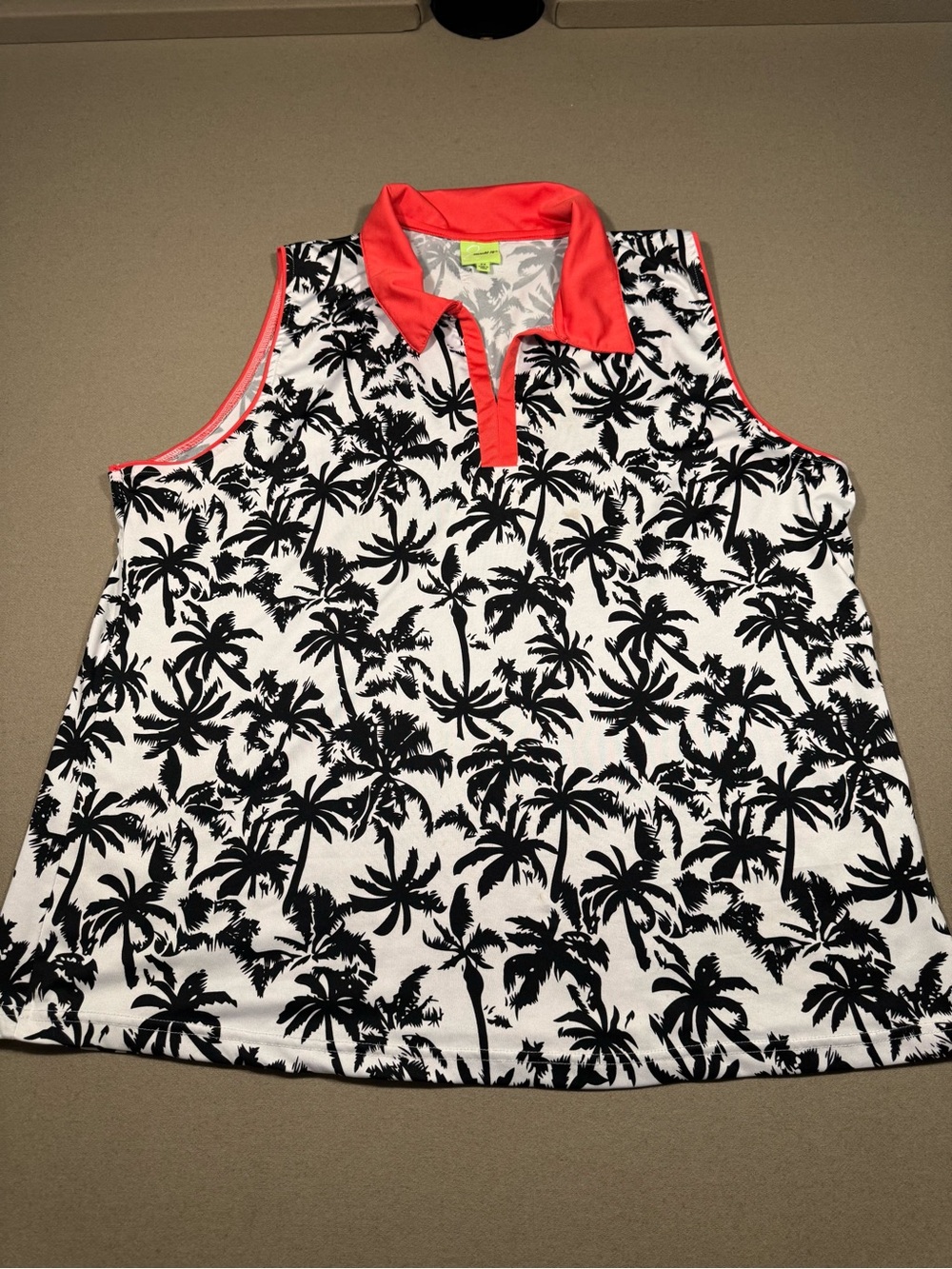 Sleeveless Polo Top with Black Palm Print & Coral Collar 2x emerald 78